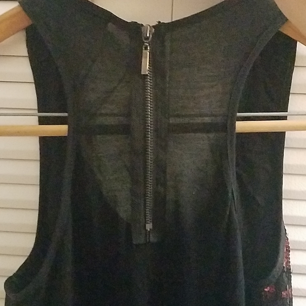 Holiday Top - Picture 2 of 3